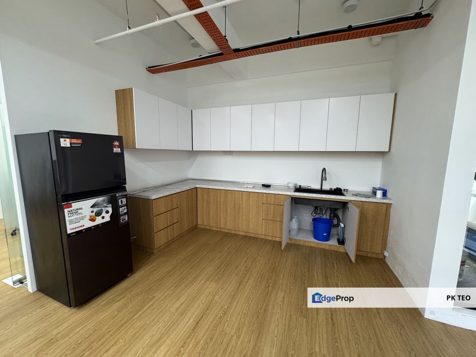 Partial renovated office at prime location in Bukit Indah Johor Bahru, Johor, Bukit Indah