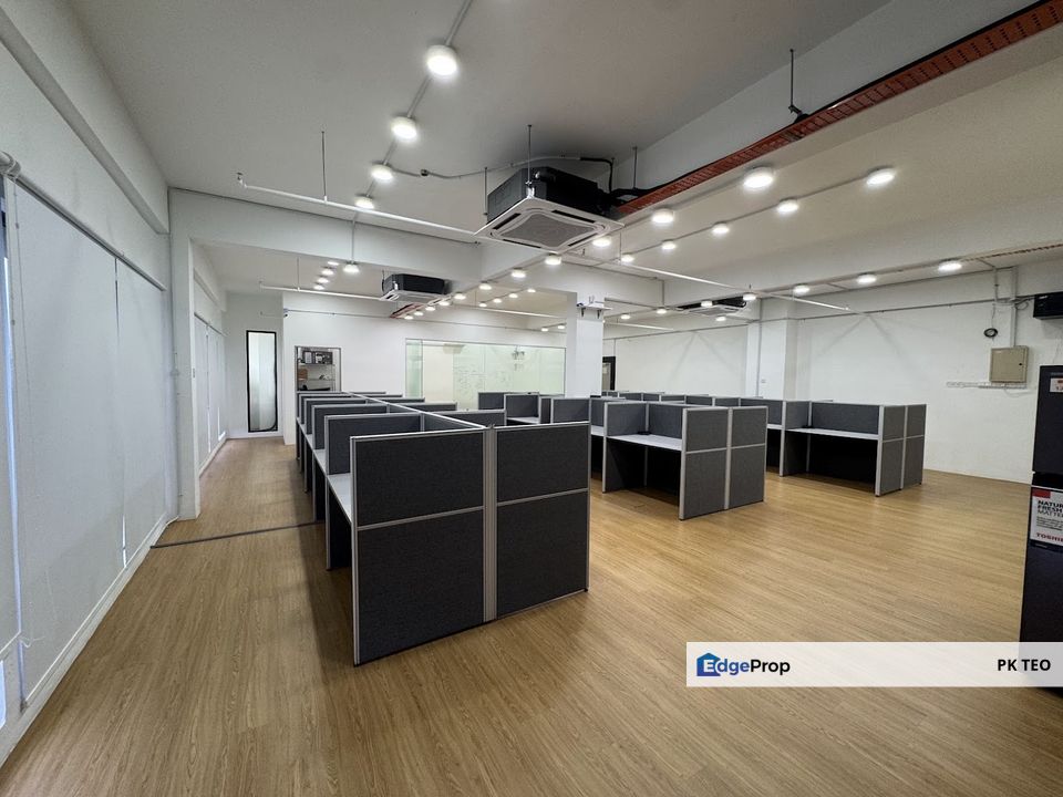 Partial renovated office at prime location in Bukit Indah Johor Bahru, Johor, Bukit Indah
