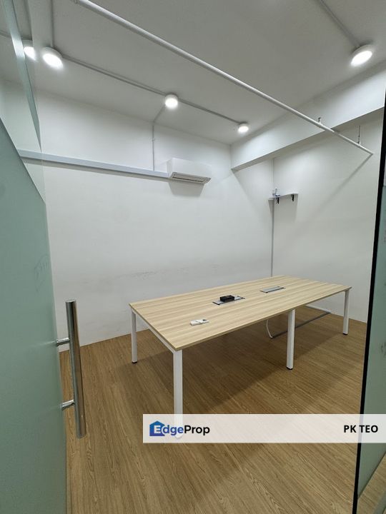 Partial renovated office at prime location in Bukit Indah Johor Bahru, Johor, Bukit Indah