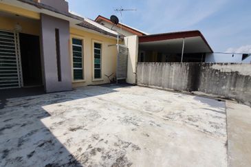 TAMAN PENGKALAN INDAH