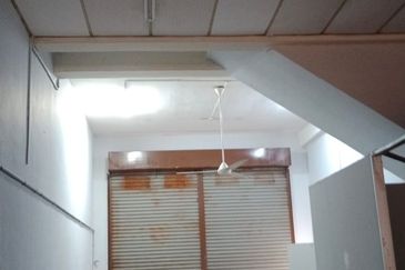 1.5 Storey Shop Lot For Sale in Silibin Ipoh