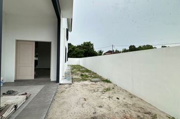 Double Storey Bungalow House at Station 18 Ipoh-Brand New 