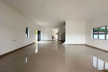 Double Storey Bungalow House at Station 18 Ipoh-Brand New 