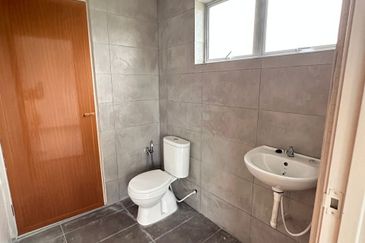 Double Storey Bungalow House at Station 18 Ipoh-Brand New 