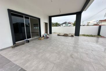 Double Storey Bungalow House at Station 18 Ipoh-Brand New 