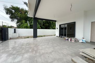 Double Storey Bungalow House at Station 18 Ipoh-Brand New 