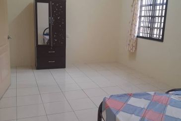 Double Storey House For Rent at Klebang Ipoh-Partially Furnished
