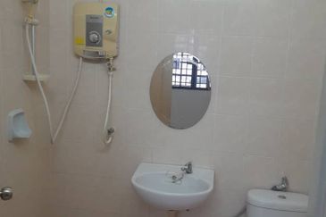 Double Storey House For Rent at Klebang Ipoh-Partially Furnished