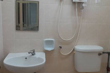 Double Storey House For Rent at Klebang Ipoh-Partially Furnished