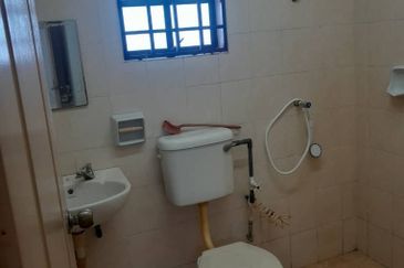 Double Storey House For Rent at Klebang Ipoh-Partially Furnished