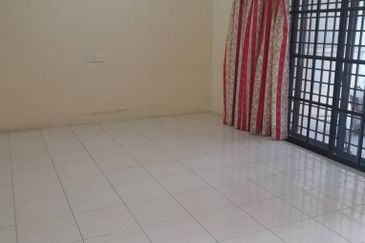 Double Storey House For Rent at Klebang Ipoh-Partially Furnished