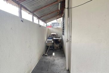 Single Storey Corner House For rent in Pengkalan Ipoh-Bigger Land area