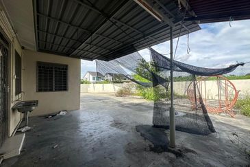 Single Storey Corner House For rent in Pengkalan Ipoh-Bigger Land area