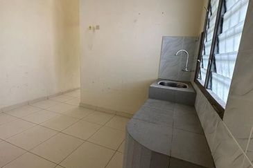 Single Storey Corner House For rent in Pengkalan Ipoh-Bigger Land area