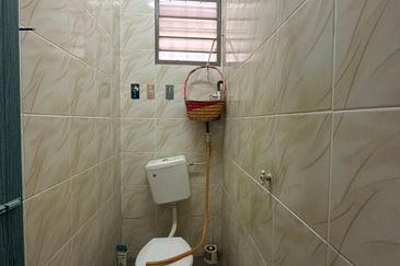 Single Storey Corner House For rent in Pengkalan Ipoh-Bigger Land area