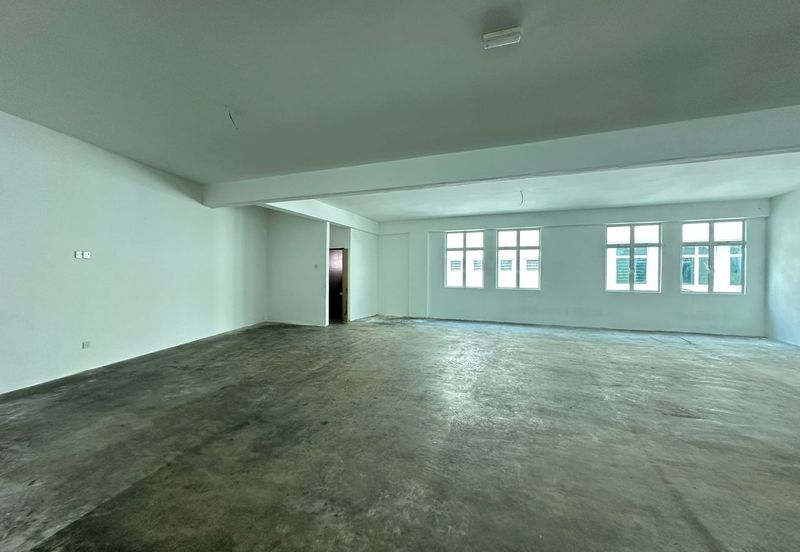 Ipoh Station 18 Shop/office lot For Rent- 1st Floor 2nd Floor available-Crowded Area 