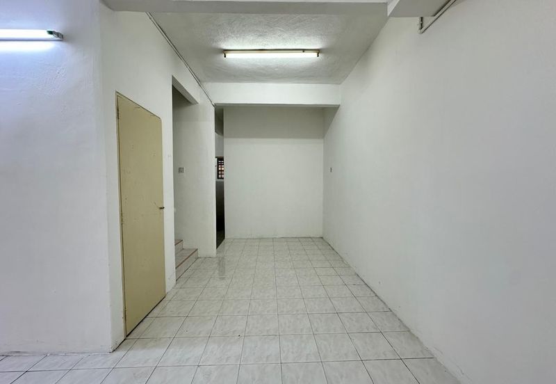 Double Storey House For Sale in Menglembu Ipoh-Convenience area and Move in condition  