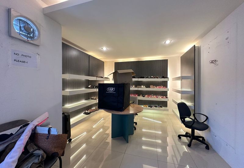 2adjoining Double Storey Shop For Sale in Menglembu Ipoh  