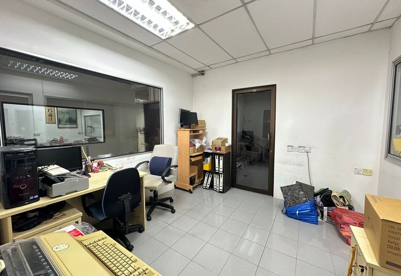 2adjoining Double Storey Shop For Sale in Menglembu Ipoh  