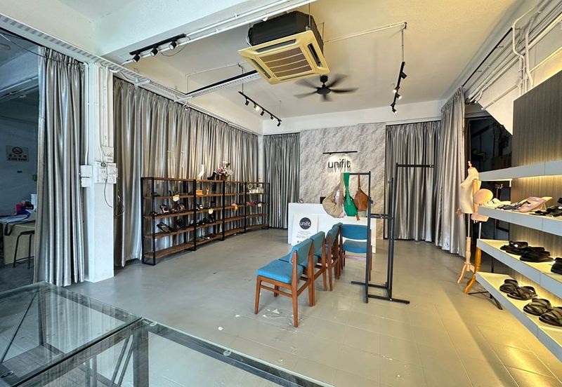 2adjoining Double Storey Shop For Sale in Menglembu Ipoh  