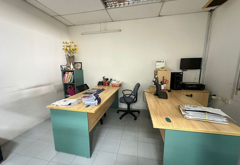 2adjoining Double Storey Shop For Sale in Menglembu Ipoh  