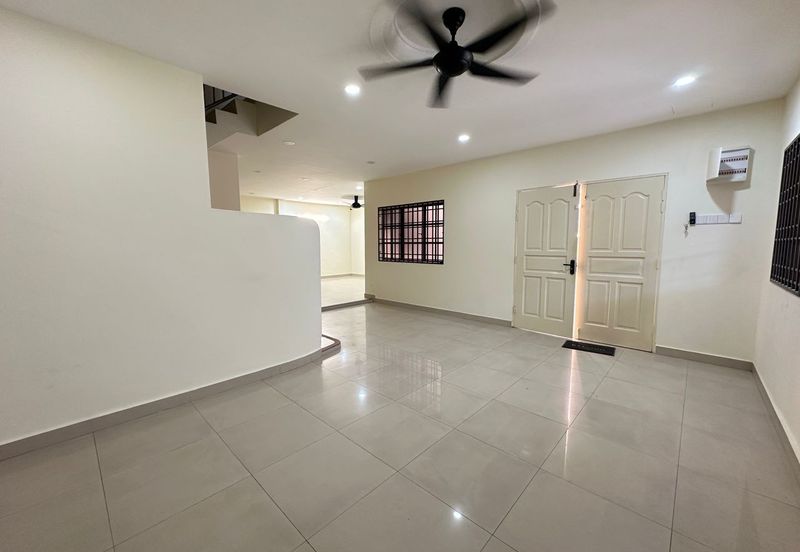 Double Storey Endlot House For Rent in Pengkalan Ipoh-Fully Renovated 