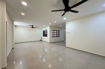 Double Storey Endlot House For Rent in Pengkalan Ipoh-Fully Renovated 