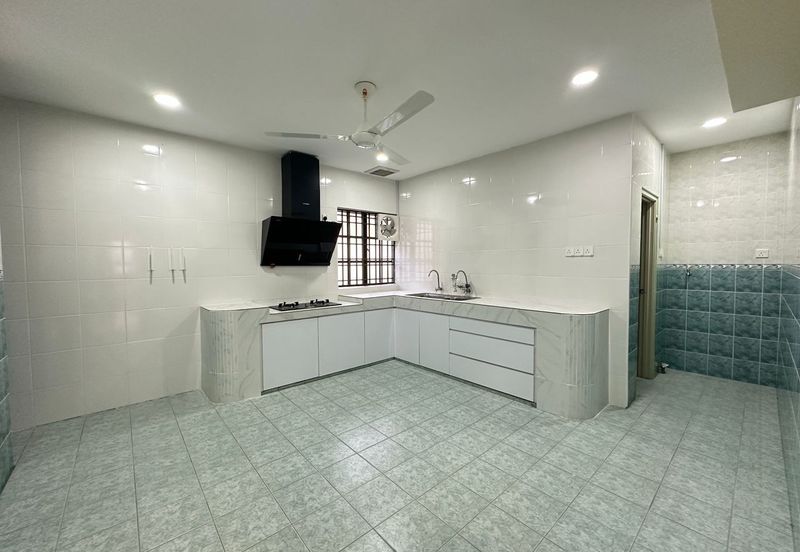 Double Storey Endlot House For Rent in Pengkalan Ipoh-Fully Renovated 