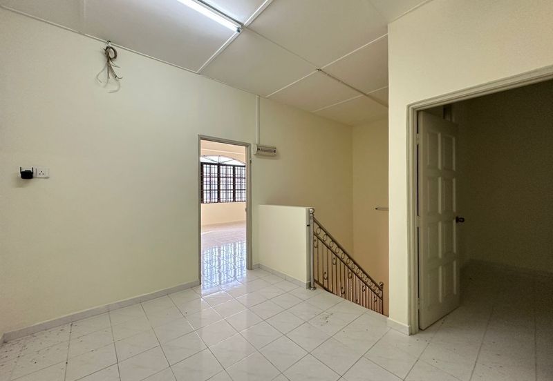 Double Storey Endlot House For Rent in Pengkalan Ipoh-Fully Renovated 