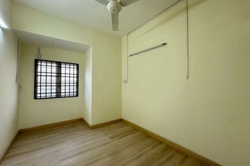 Double Storey Endlot House For Rent in Pengkalan Ipoh-Fully Renovated 
