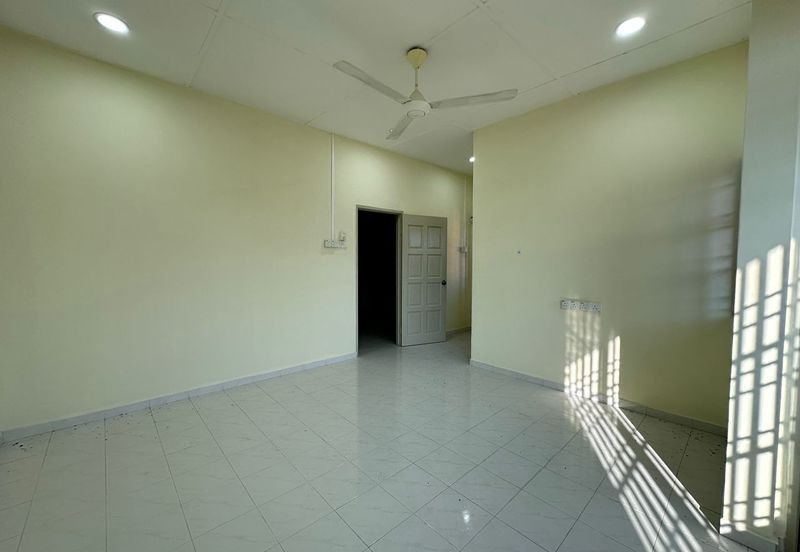 Double Storey Endlot House For Rent in Pengkalan Ipoh-Fully Renovated 
