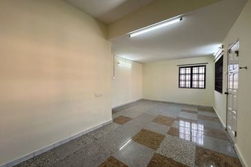 Double Storey Endlot House For Rent in Pengkalan Ipoh-Fully Renovated 