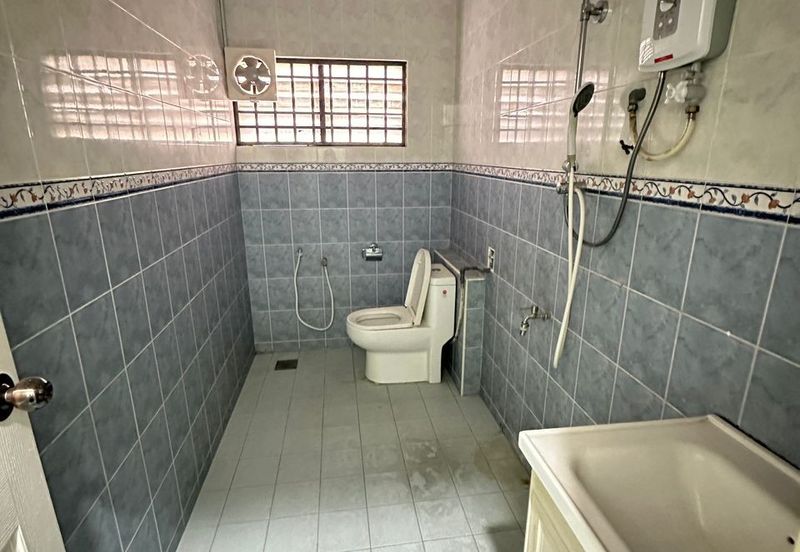 Double Storey Endlot House For Rent in Pengkalan Ipoh-Fully Renovated 