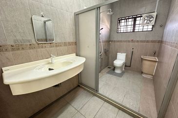 Double Storey Endlot House For Rent in Pengkalan Ipoh-Fully Renovated 