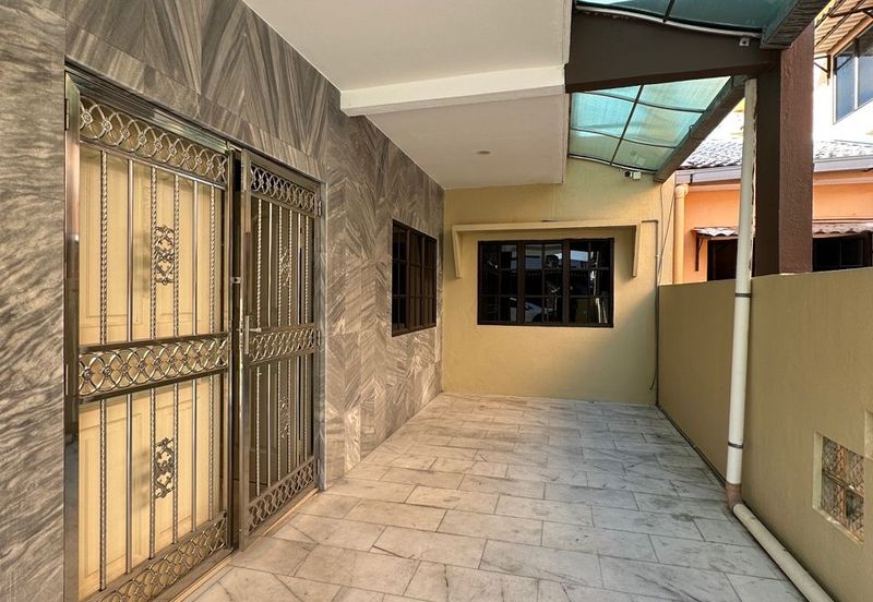 Double Storey Endlot House For Rent in Pengkalan Ipoh-Fully Renovated 