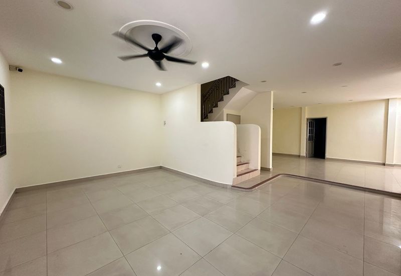 Double Storey Endlot House For Rent in Pengkalan Ipoh-Fully Renovated 