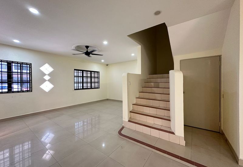 Double Storey Endlot House For Rent in Pengkalan Ipoh-Fully Renovated 