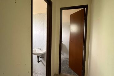 Double Storey Shop Lot For Rent in Ipoh Pasir Puteh/Ipoh Town Center