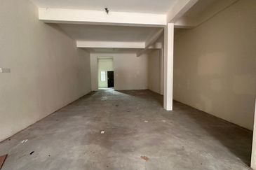 Double Storey Shop Lot For Rent in Ipoh Pasir Puteh/Ipoh Town Center