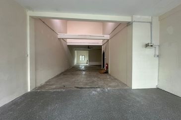 Double Storey Shop Lot For Rent in Ipoh Pasir Puteh/Ipoh Town Center