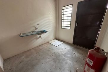 Double Storey Shop Lot For Rent in Ipoh Pasir Puteh/Ipoh Town Center