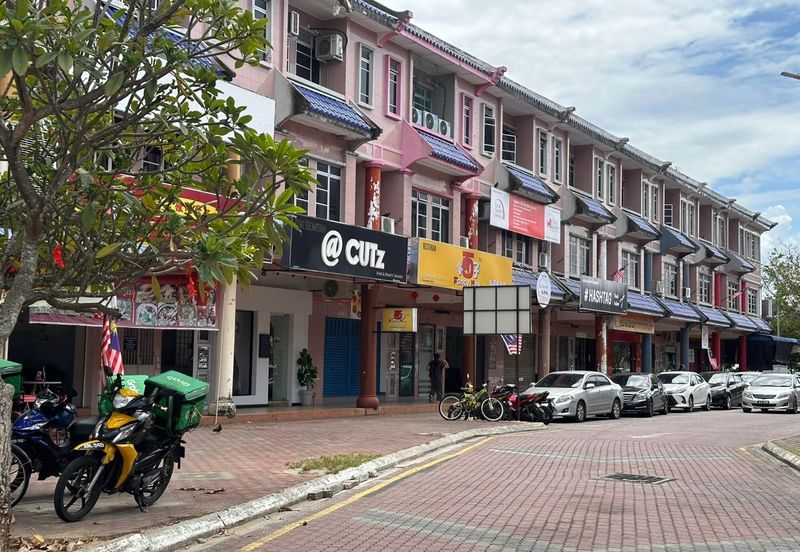 3 Storey Terrace Shop For Sale at Bandar Baru Kampar Ipoh Perak