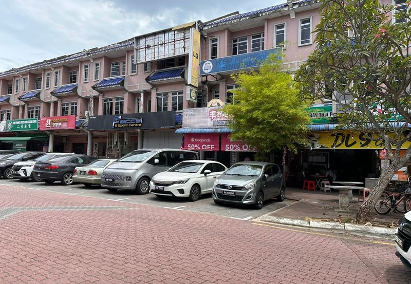 3 Storey Terrace Shop For Sale at Bandar Baru Kampar Ipoh Perak