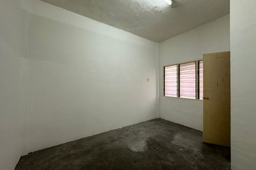 Panorama Lapangan Perdana Flat