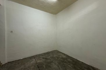 Panorama Lapangan Perdana Flat