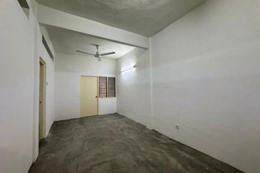 Panorama Lapangan Perdana Flat