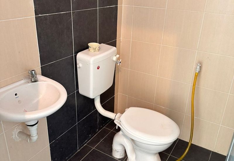 Ipoh Bercham 2nd Floor Office Lot For Rent  -facing main road