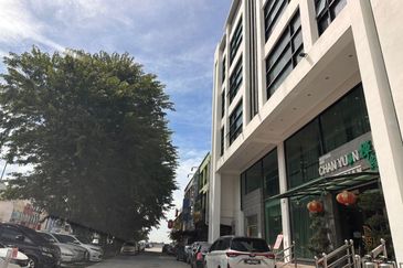 Jalan Pasir Puteh, Station 18