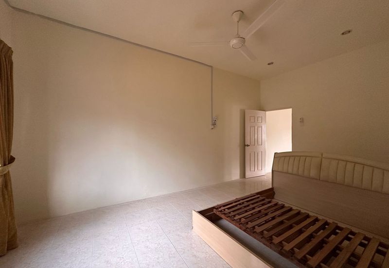 Double Storey Bungalow House For Rent at Klebang Ipoh-Newly Refurbished and Bigger Land area