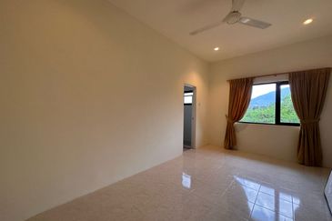 Double Storey Bungalow House For Rent at Klebang Ipoh-Newly Refurbished and Bigger Land area